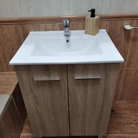 Acogedor, Con Garaje, Centrico. Apartment *