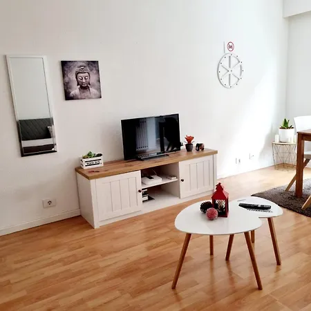 Acogedor, Con Garaje, Céntrico. Appartamento Vigo