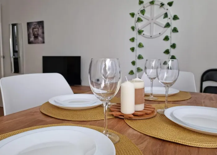 Acogedor, Con Garaje, Centrico. Apartmán