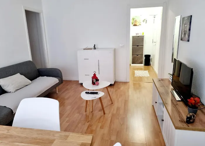 Acogedor, Con Garaje, Centrico. Vigo