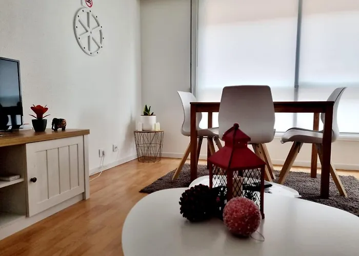 Acogedor, Con Garaje, Centrico. Apartmán